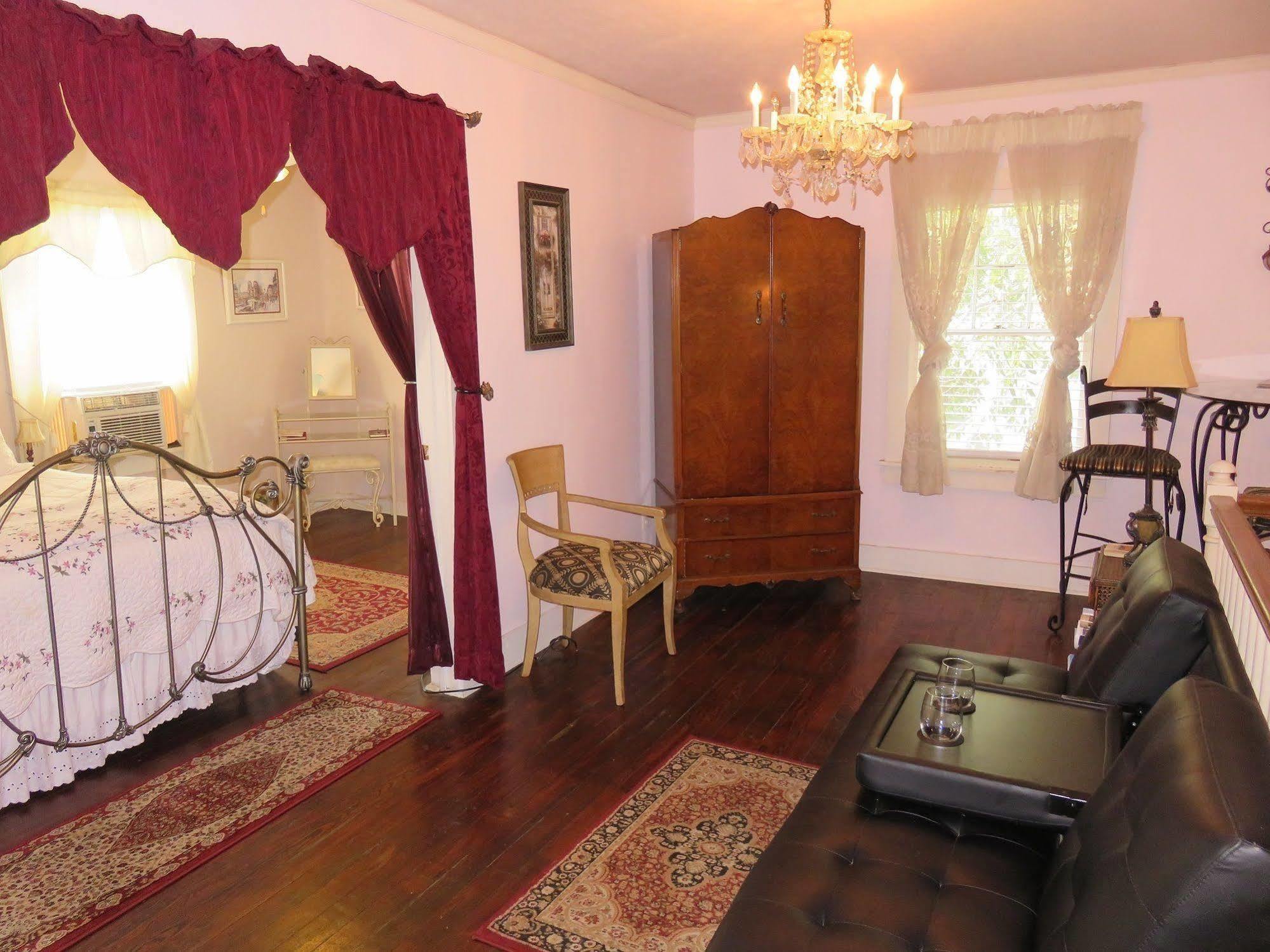 Avenue O Bed And Breakfast Галвестън Екстериор снимка