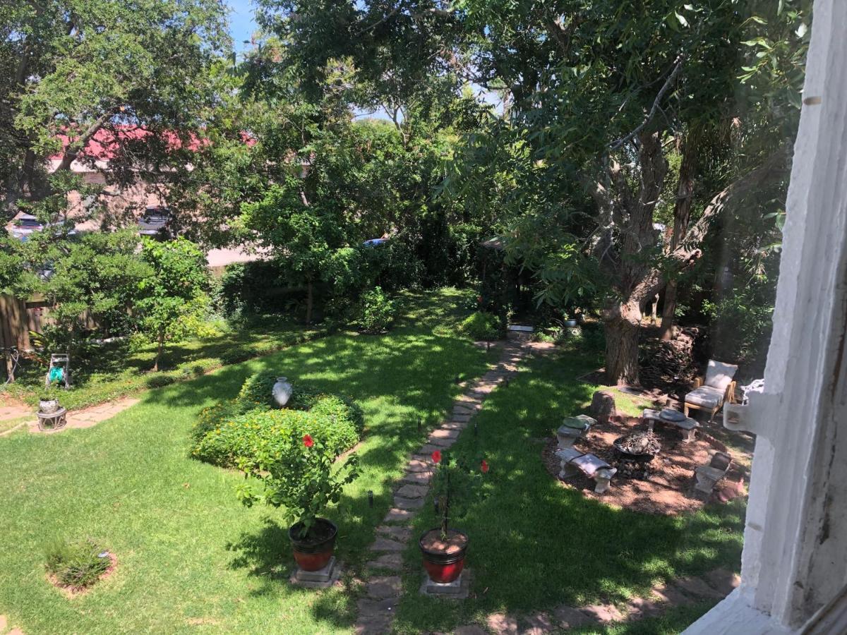 Avenue O Bed And Breakfast Галвестън Екстериор снимка